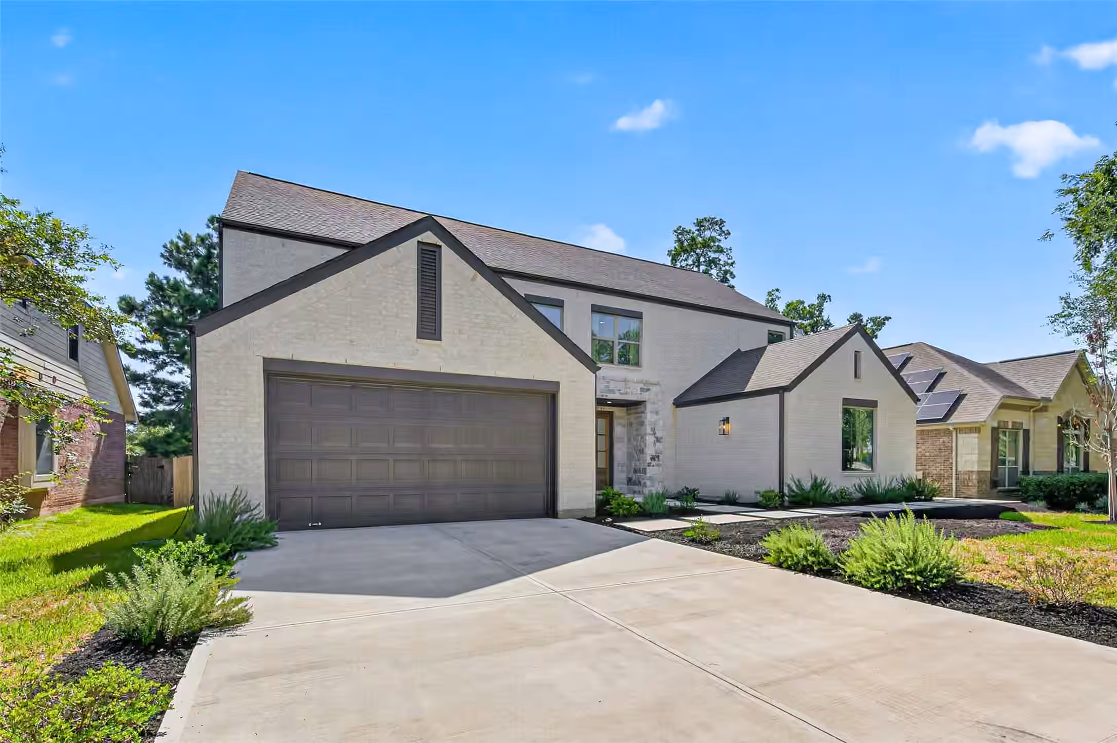 Photo 2 of 1926 Graystone Hills Drive, Conroe, TX