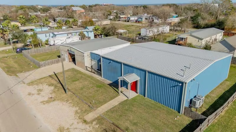 Photo of 341 5th Street, Dickinson, TX 77539