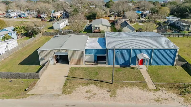 Photo 2 of 341 5th Street, Dickinson, TX