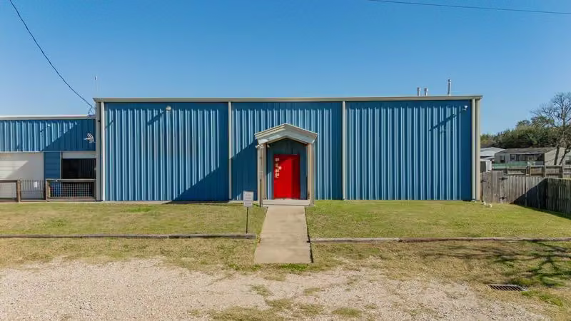 Photo 3 of 341 5th Street, Dickinson, TX