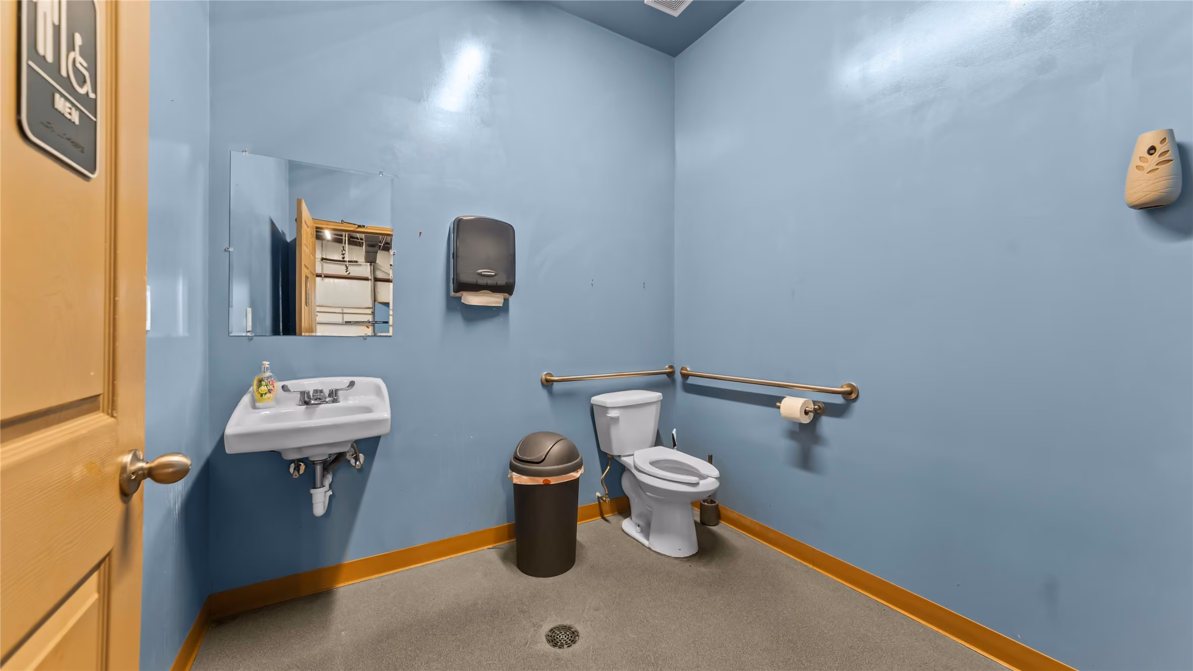 Photo 7 of 341 5th Street, Dickinson, TX