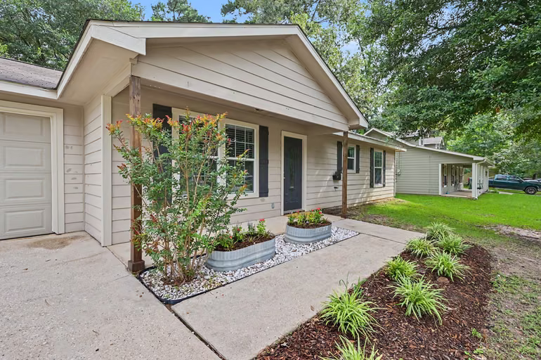 Photo 5 of 10807 Royal Tricia Drive, Conroe, TX