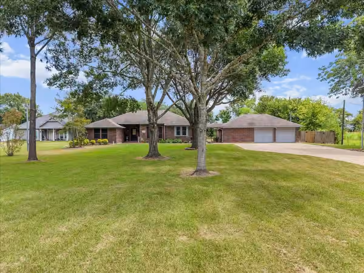 Photo 4 of 5255 Beaver Road, Santa Fe, TX
