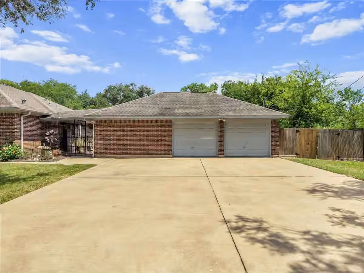 Photo 5 of 5255 Beaver Road, Santa Fe, TX