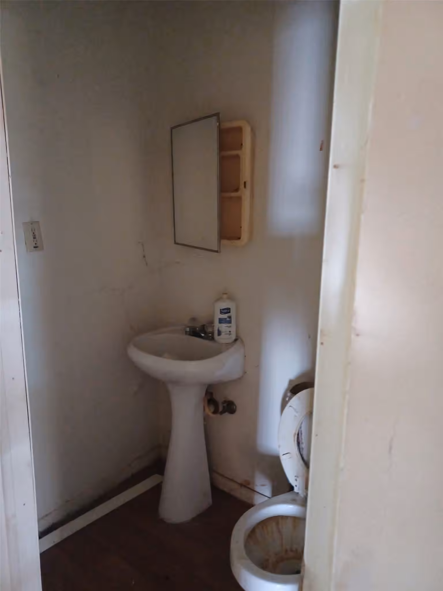 Photo 3 of 1106 W Milam Street, Wharton, TX