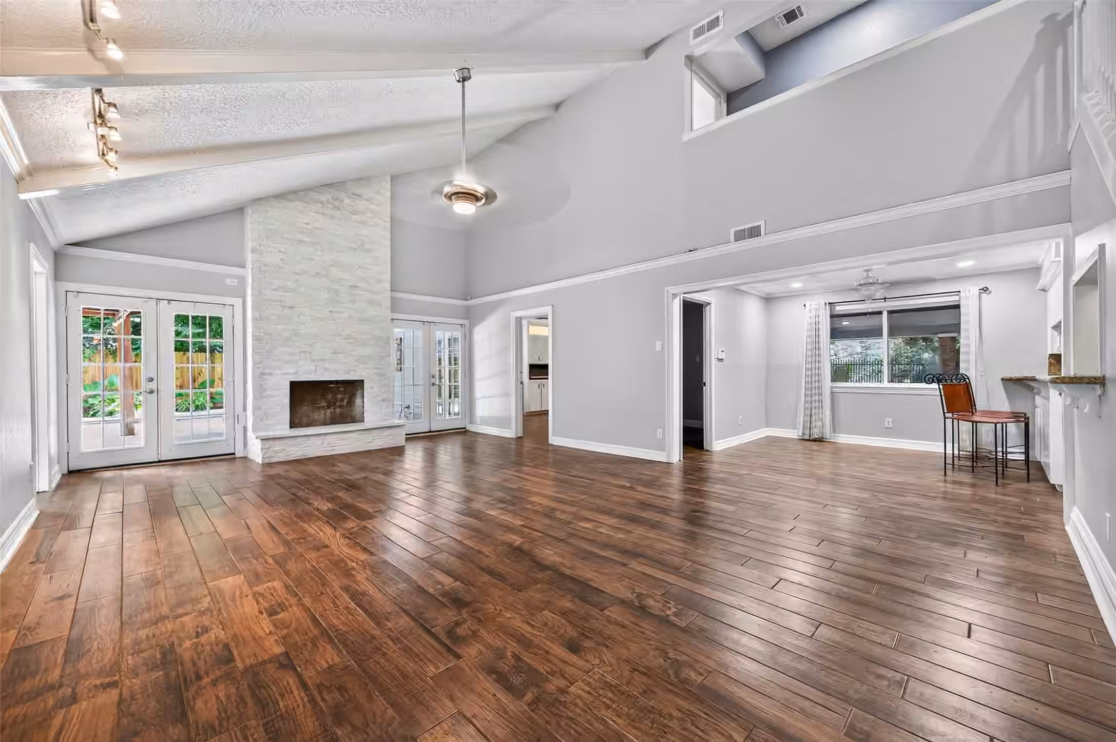 Photo 7 of 10703 Jaycreek Drive, Houston, TX
