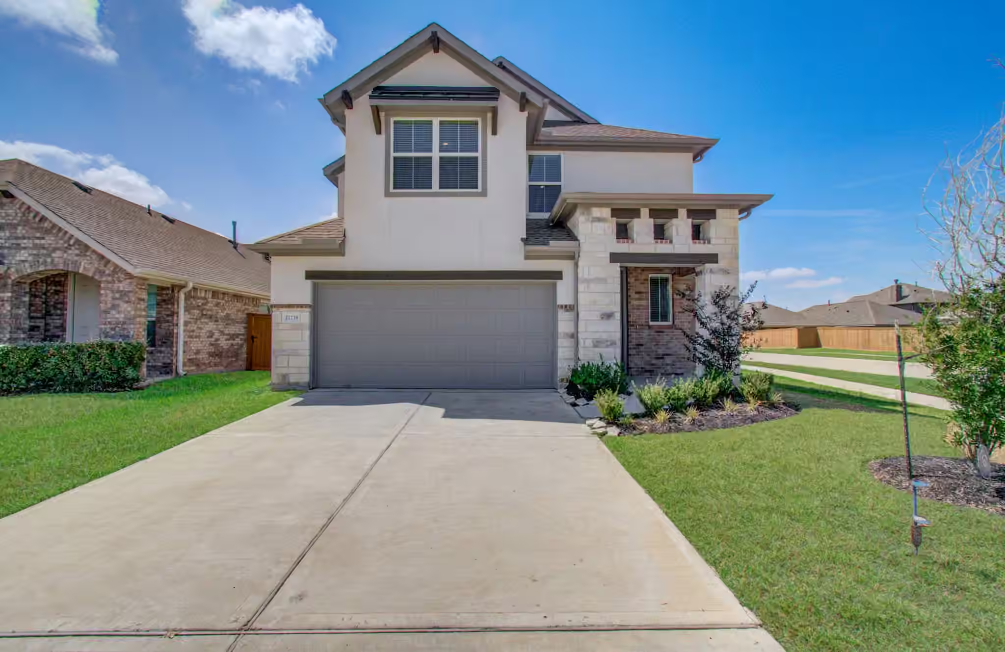 Photo 4 of 21239 Shore Bluff Drive, Cypress, TX