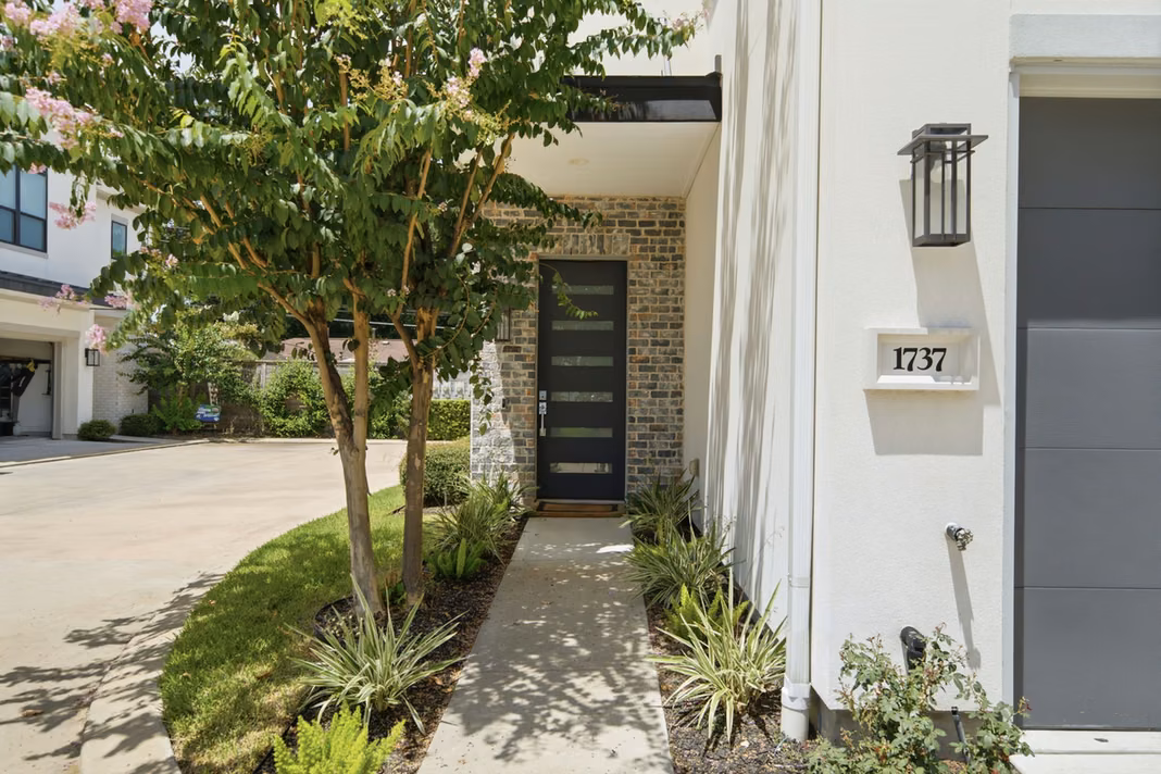 Photo 2 of 1737 Ojeman Point Lane, Houston, TX