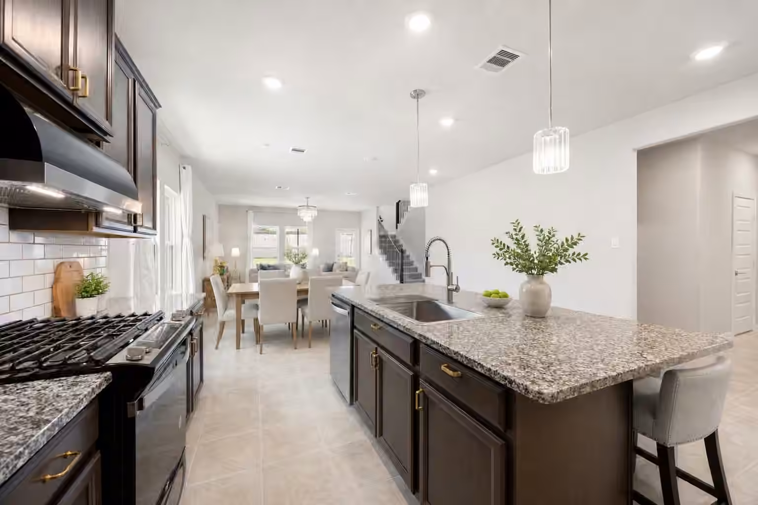 Photo 7 of 7815 Virginia Drive, Richmond, TX