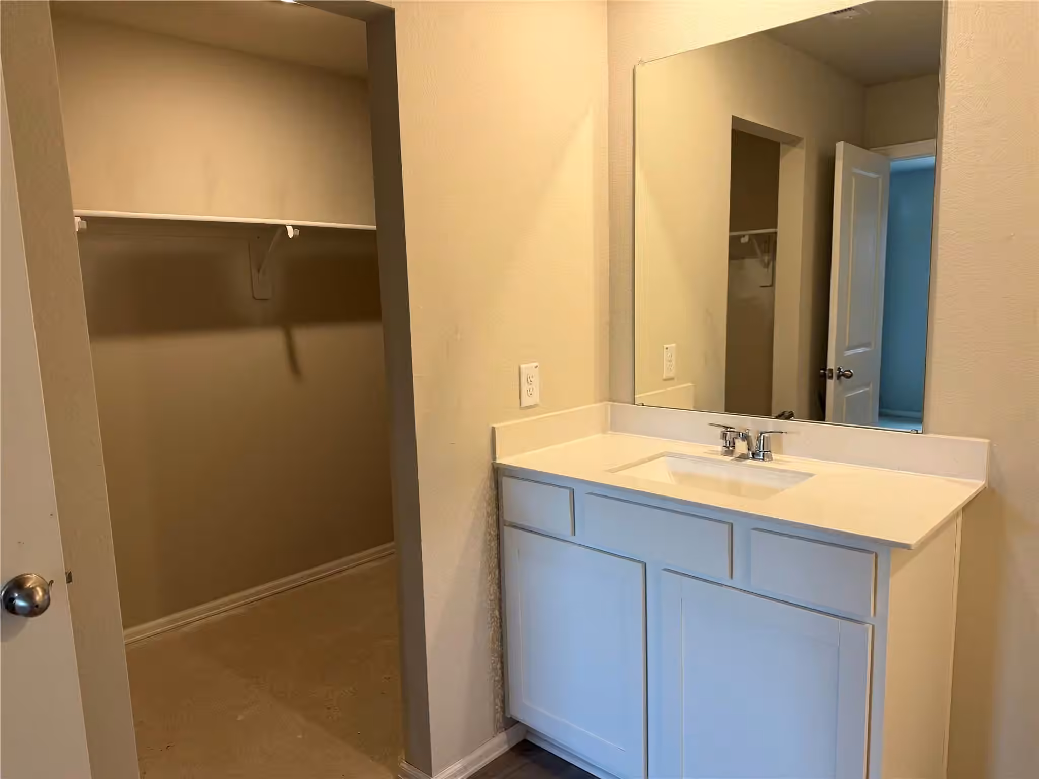 Photo 4 of 1257 Hickory Grove Street, Brenham, TX