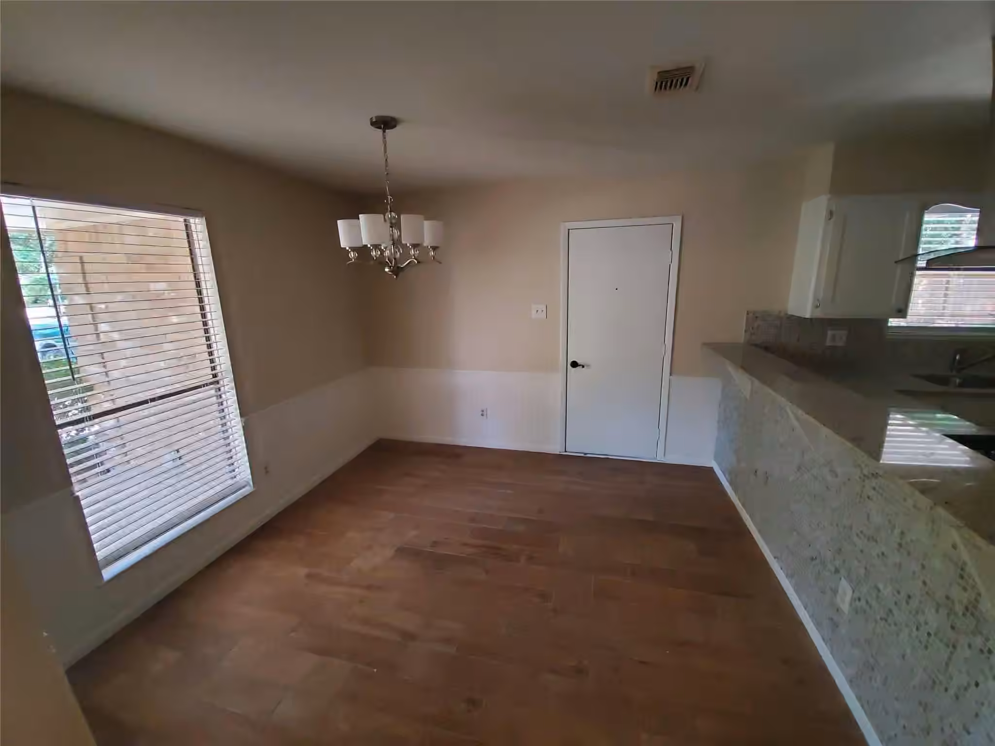 Photo 3 of 4051 Sherwood Street E, Houston, TX