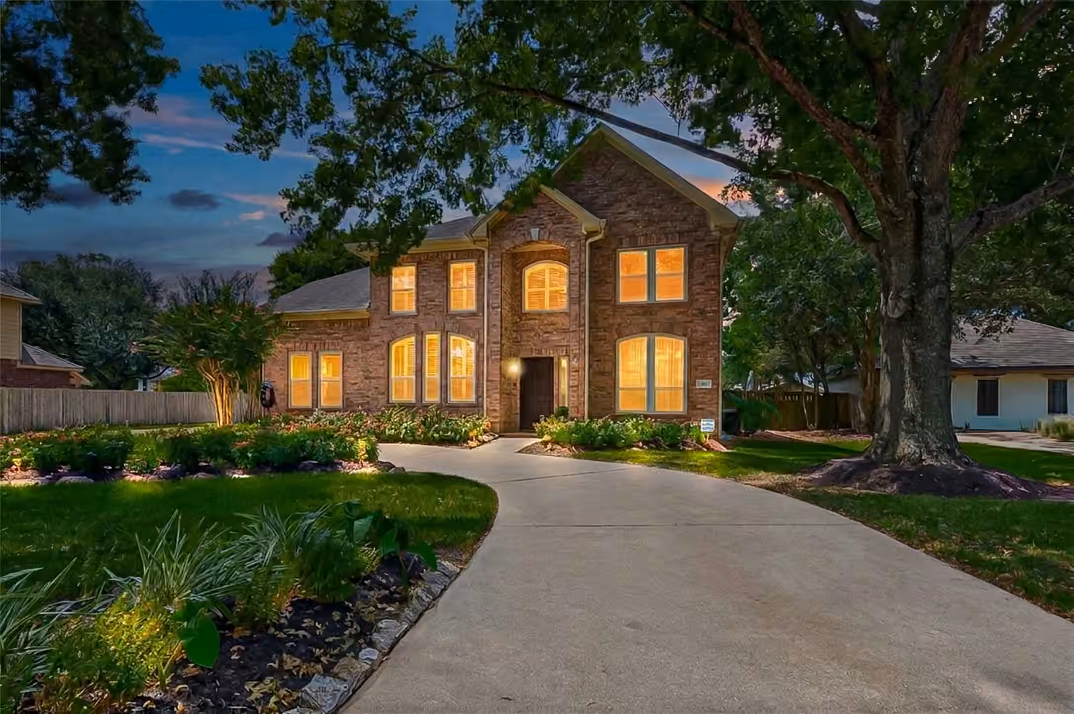 Photo 2 of 412 Melodywood Drive, Friendswood, TX