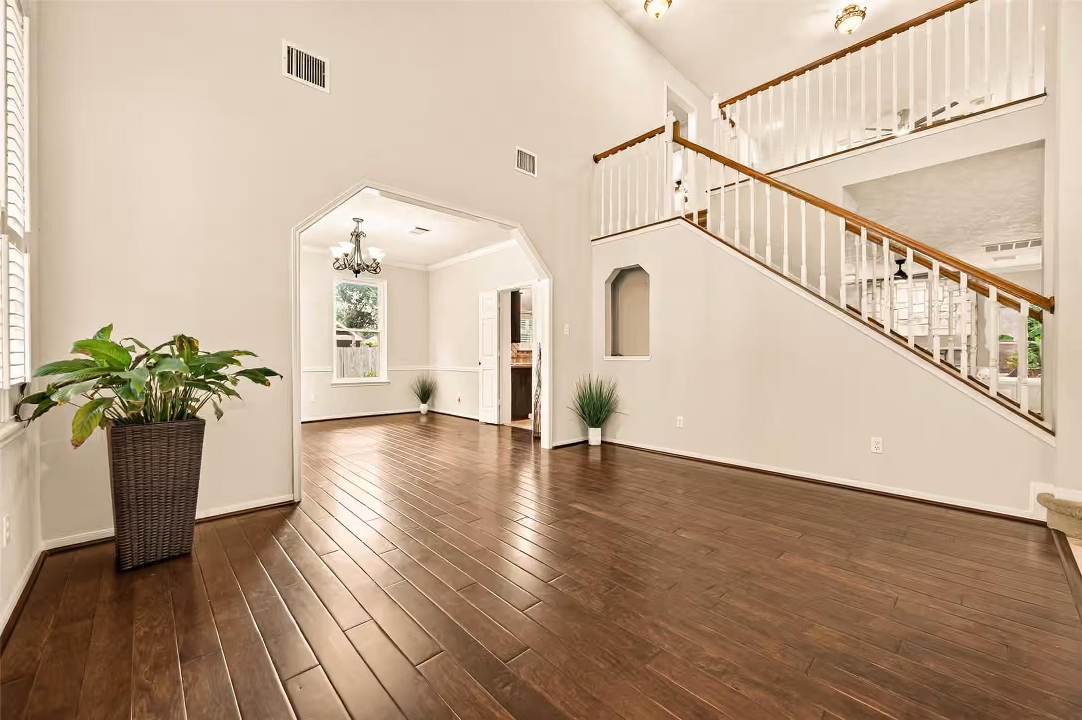 Photo 5 of 412 Melodywood Drive, Friendswood, TX