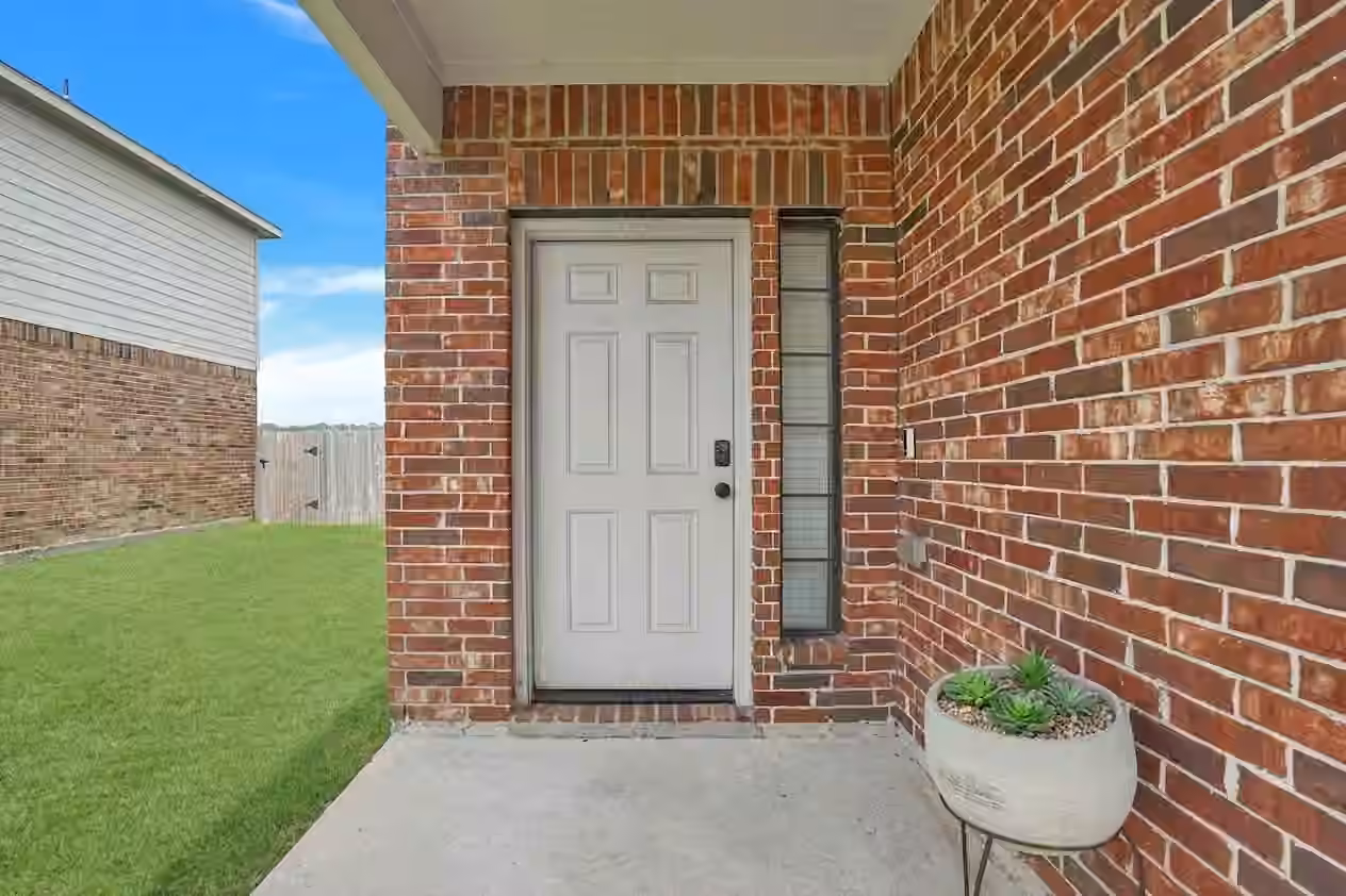 Photo 2 of 9106 Saint Laurent Lane, Houston, TX