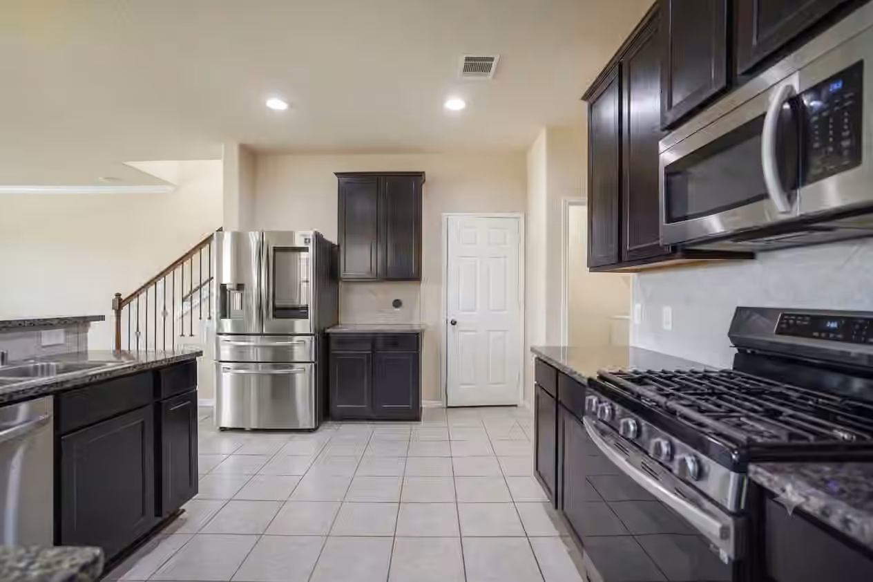 Photo 7 of 9106 Saint Laurent Lane, Houston, TX