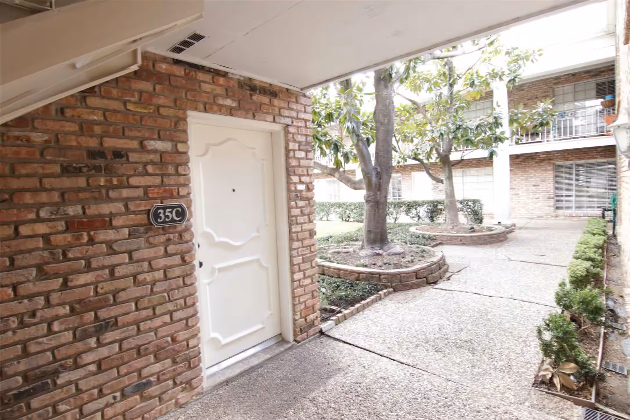 Photo 3 of 2101 Fountain View Drive 35, Houston, TX