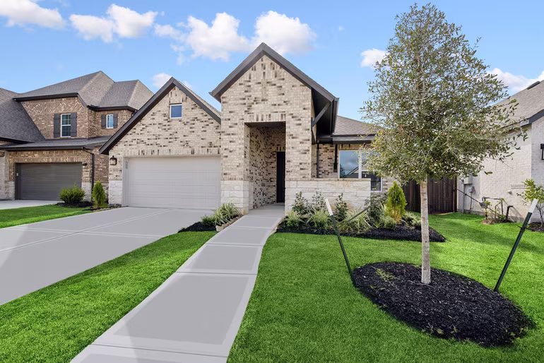 Photo 3 of 12323 Palmetto Drive, Mont Belvieu, TX