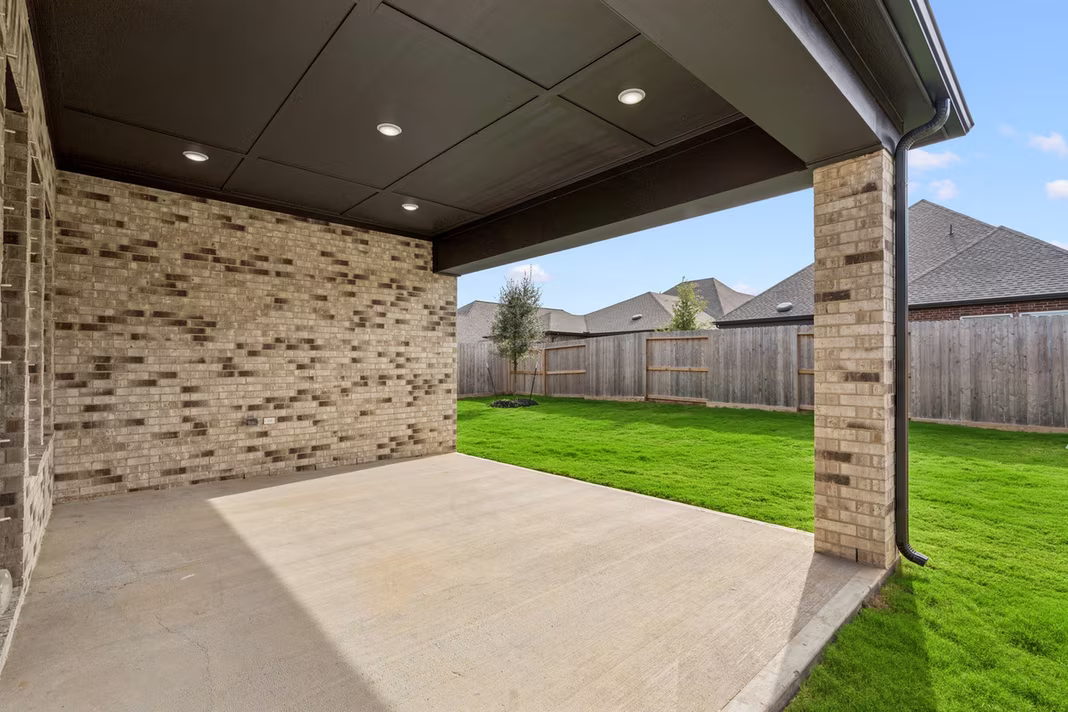 Photo 7 of 12323 Palmetto Drive, Mont Belvieu, TX