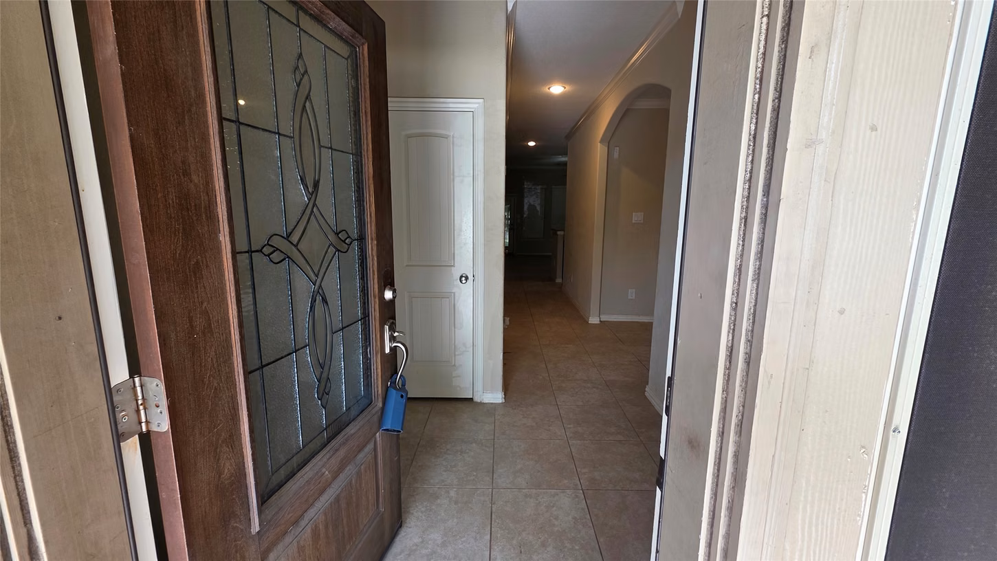 Photo 3 of 8227 Broadleaf Avenue, Baytown, TX