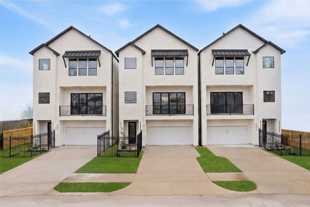 Photo 4 of 6328 Sidney Street, Houston, TX