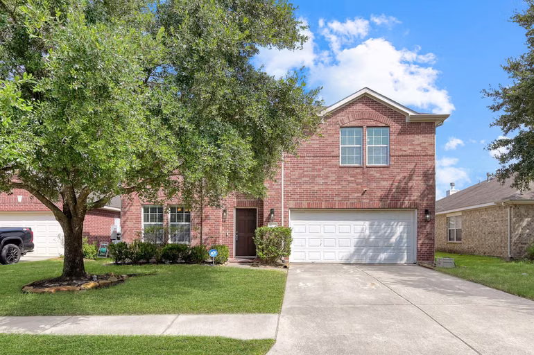 Photo 2 of 30327 Deleon Fields Drive, Spring, TX