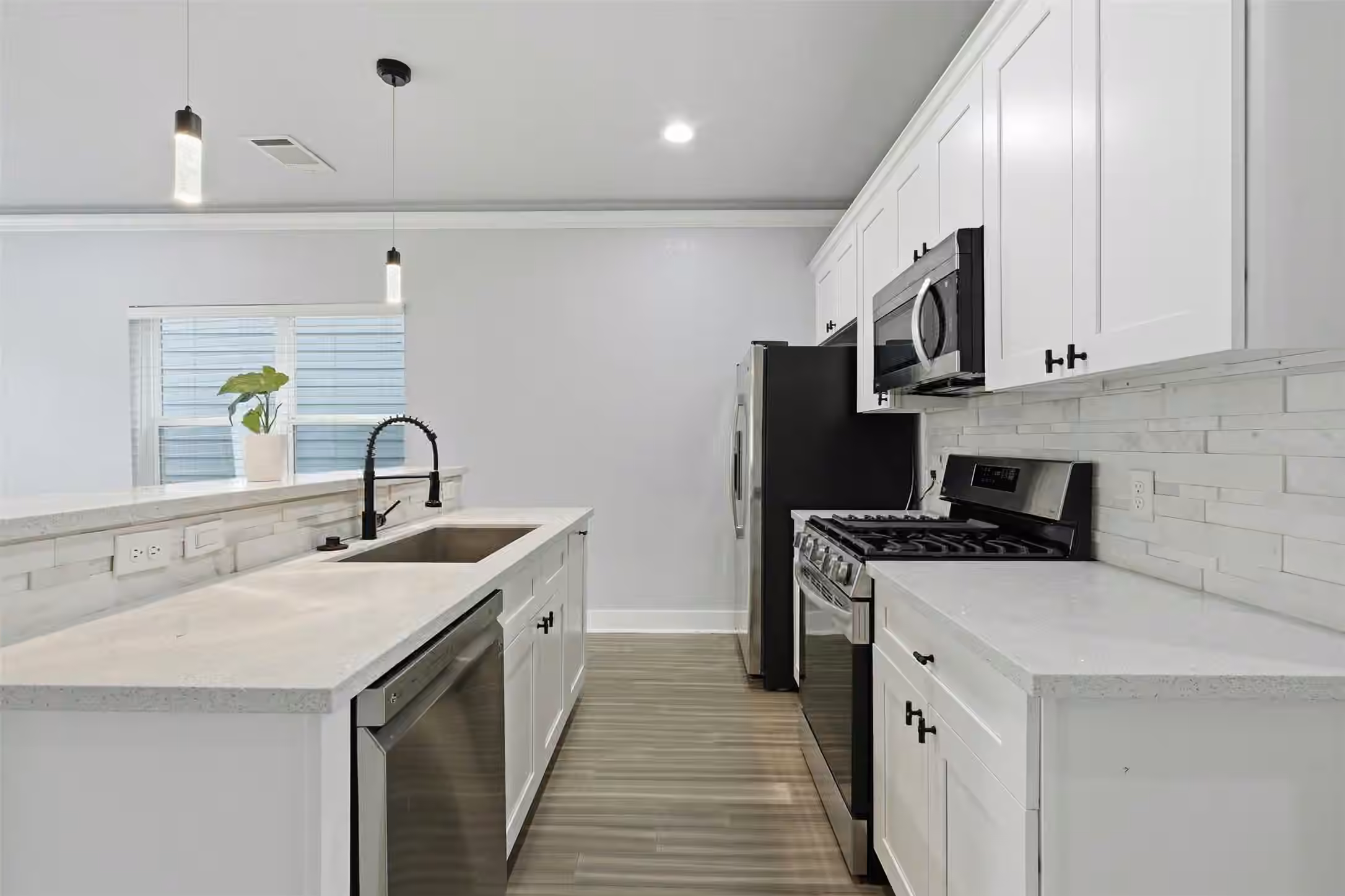 Photo 2 of 1847 Dewalt Street, Houston, TX