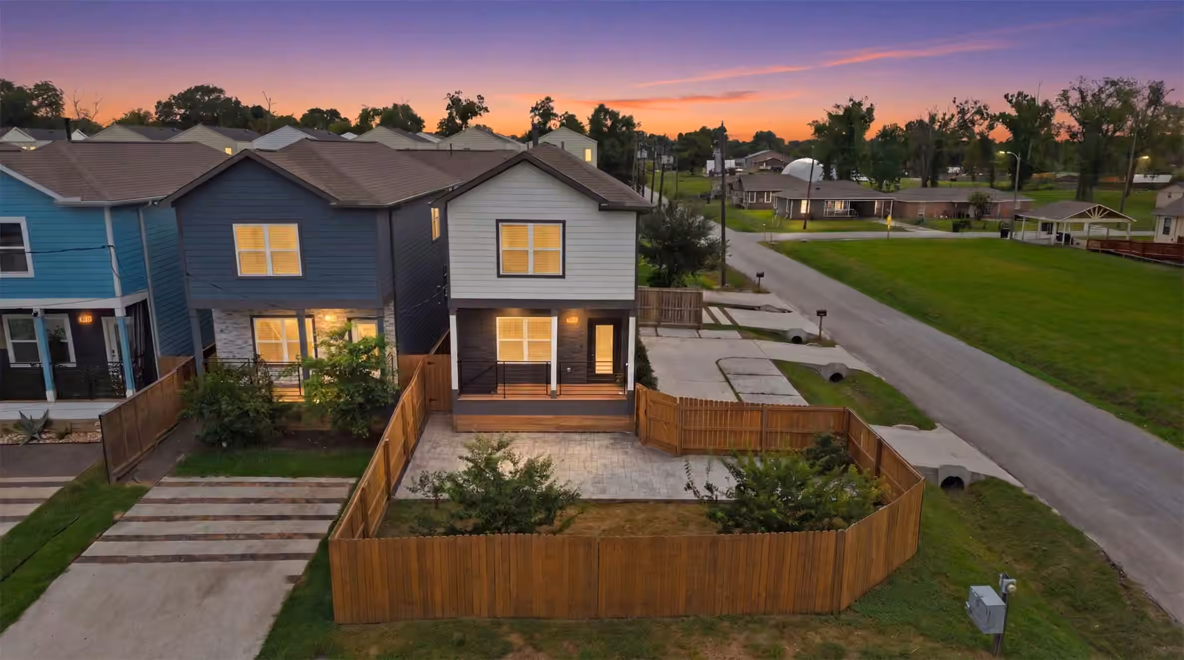 Photo 6 of 1847 Dewalt Street, Houston, TX