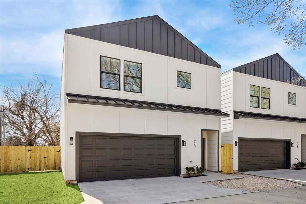 Photo of 927 Bianco Lane, Houston, TX 77091