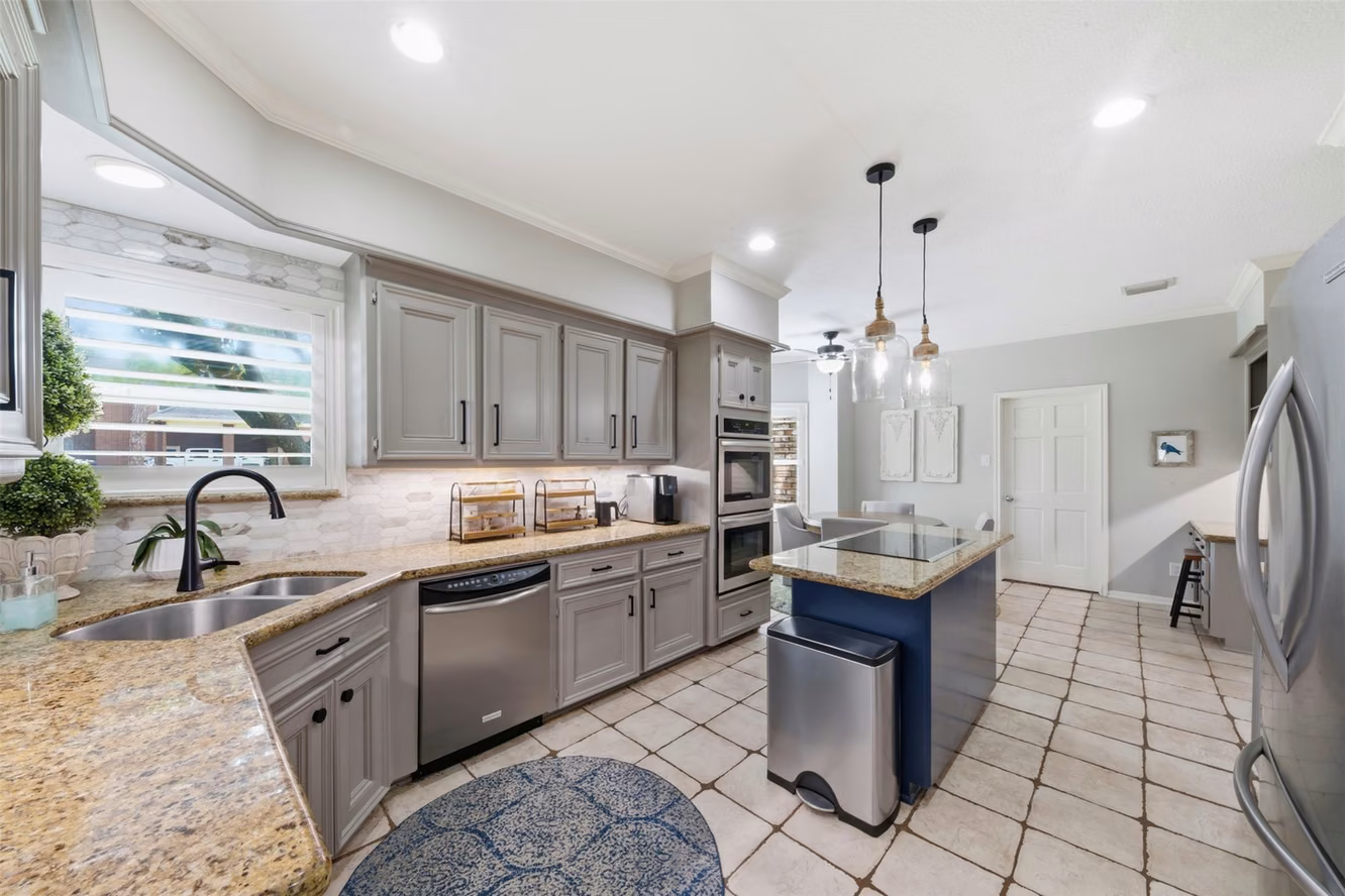 Photo 6 of 14707 Sandy Creek Drive, Houston, TX