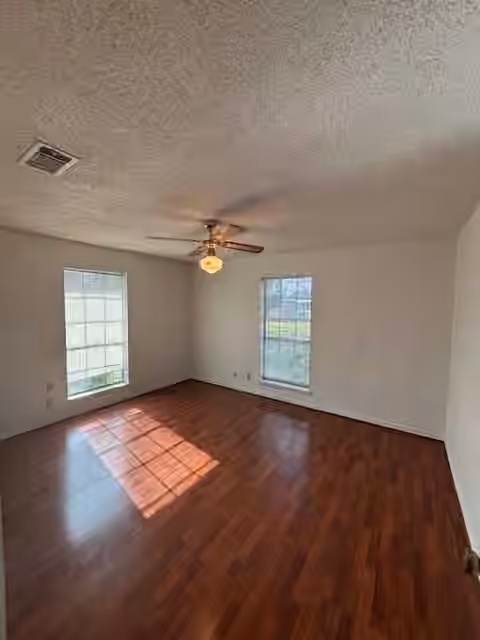 Photo 4 of 21 N Avenue D, Freeport, TX