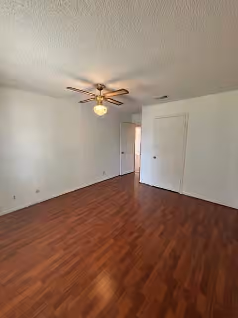 Photo 7 of 21 N Avenue D, Freeport, TX