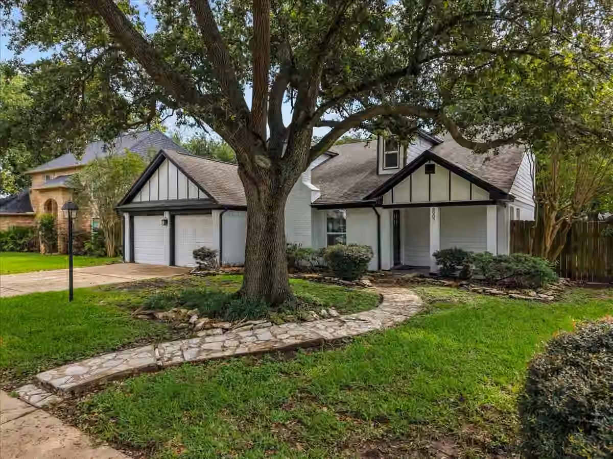 Photo 3 of 3907 Club Valley Drive, Houston, TX