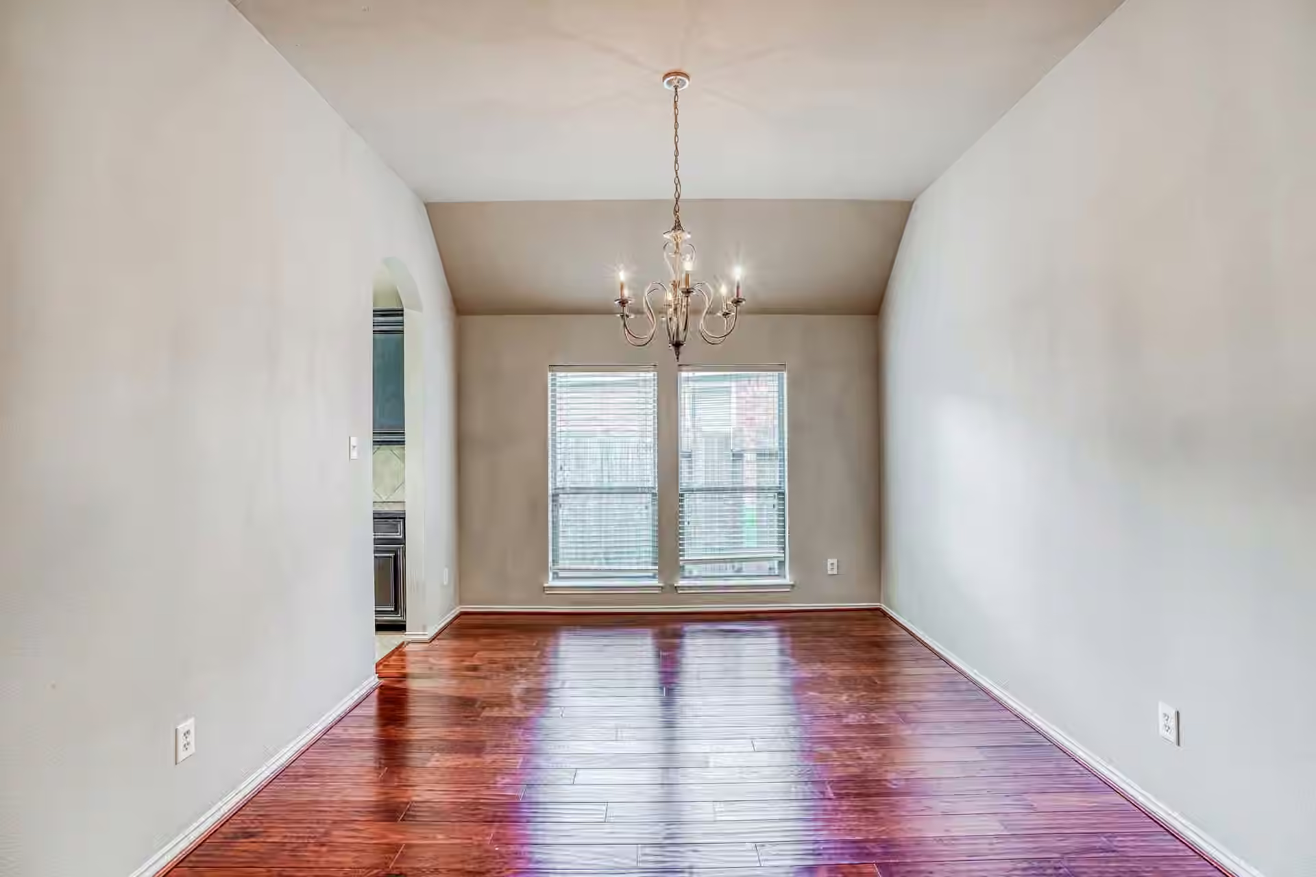 Photo 6 of 606 Red Oak Canyon Lane, La Marque, TX