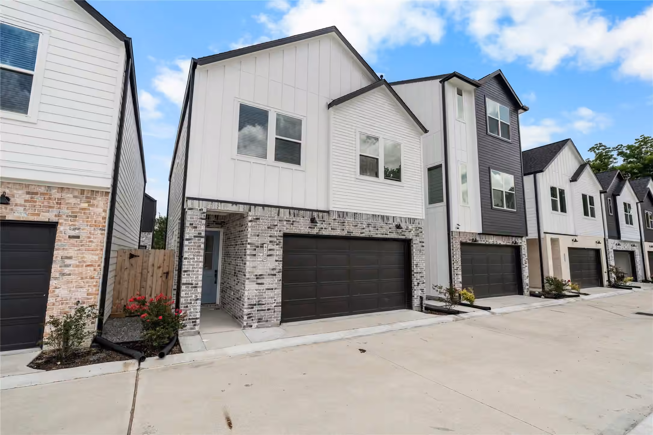 Photo 2 of 4746 Martin Hill Street, Houston, TX