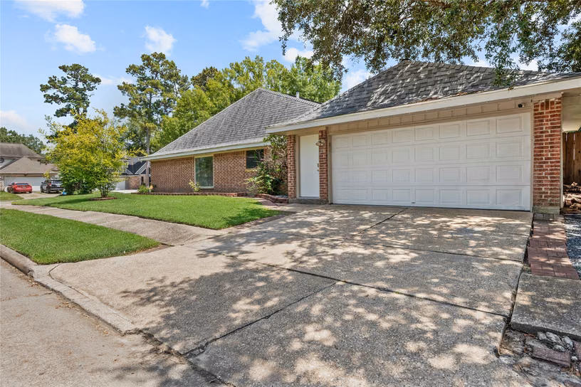 Photo 3 of 19619 Pine Cluster Lane, Humble, TX