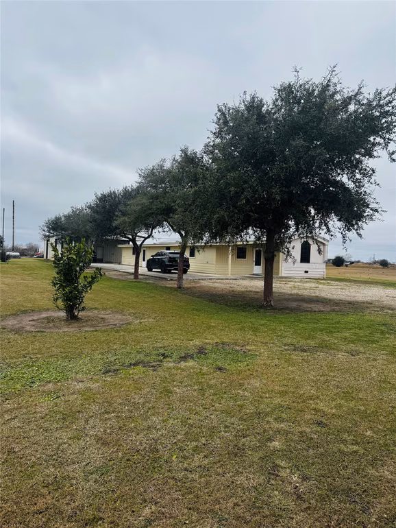 Photo 3 of 2069 CR 317 12TH Street, Palacios, TX