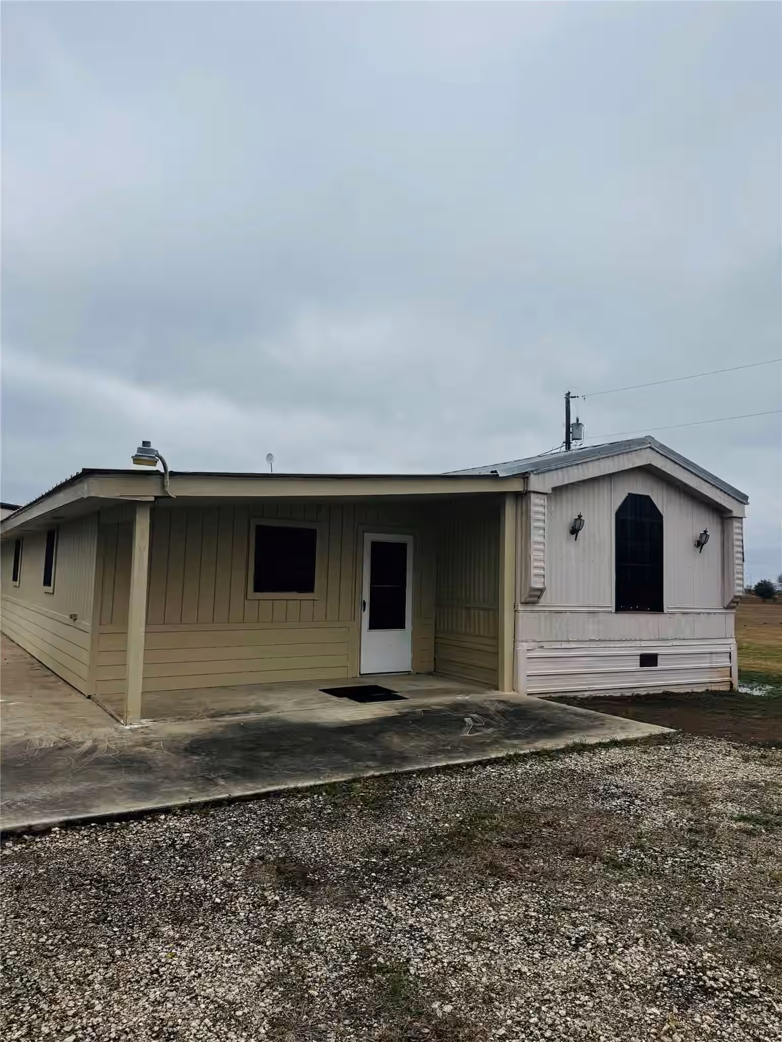 Photo 4 of 2069 CR 317 12TH Street, Palacios, TX