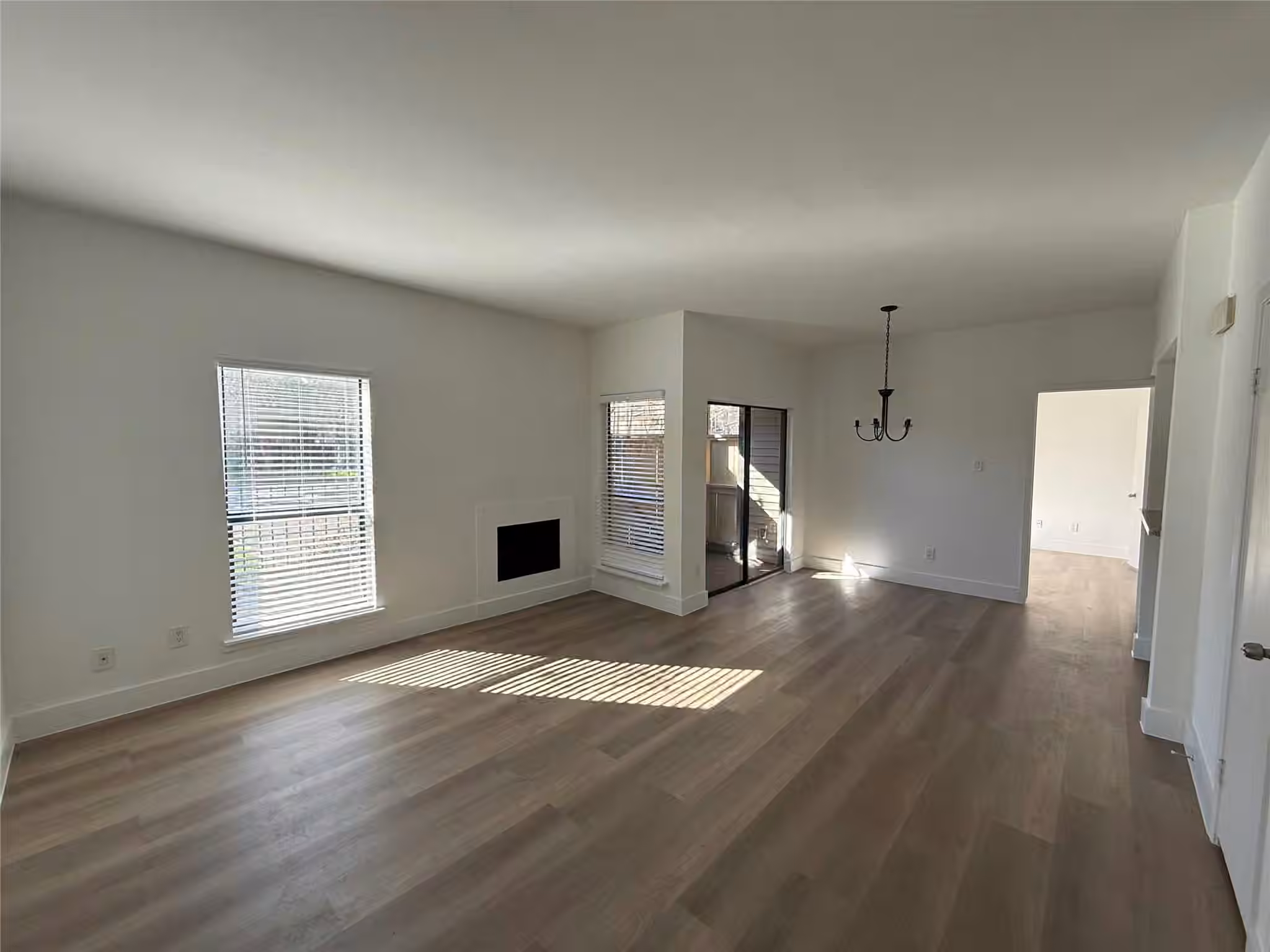 Photo 3 of 2025 Augusta Drive 207, Houston, TX