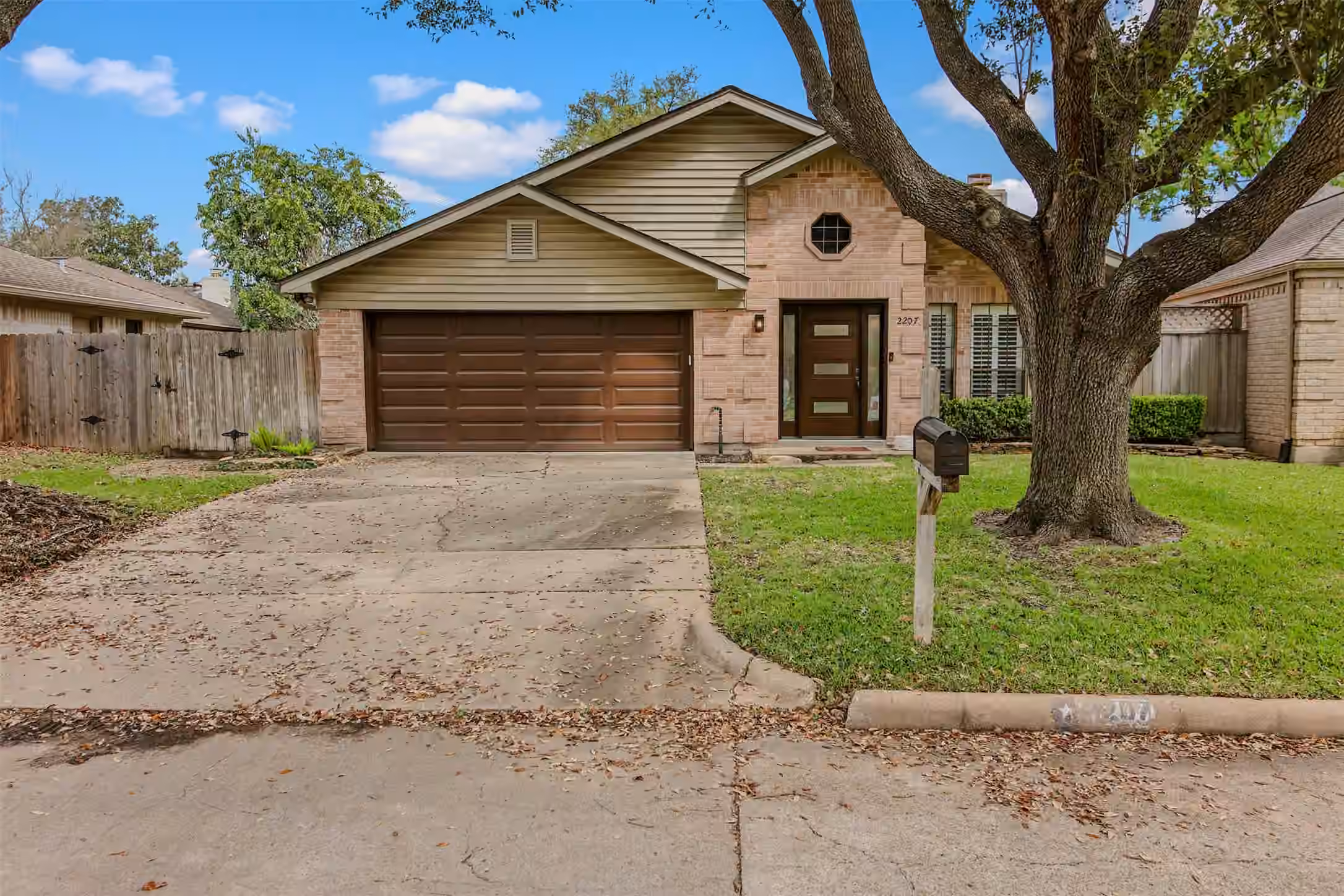 Photo of 2207 Briarwest Boulevard, Houston, TX