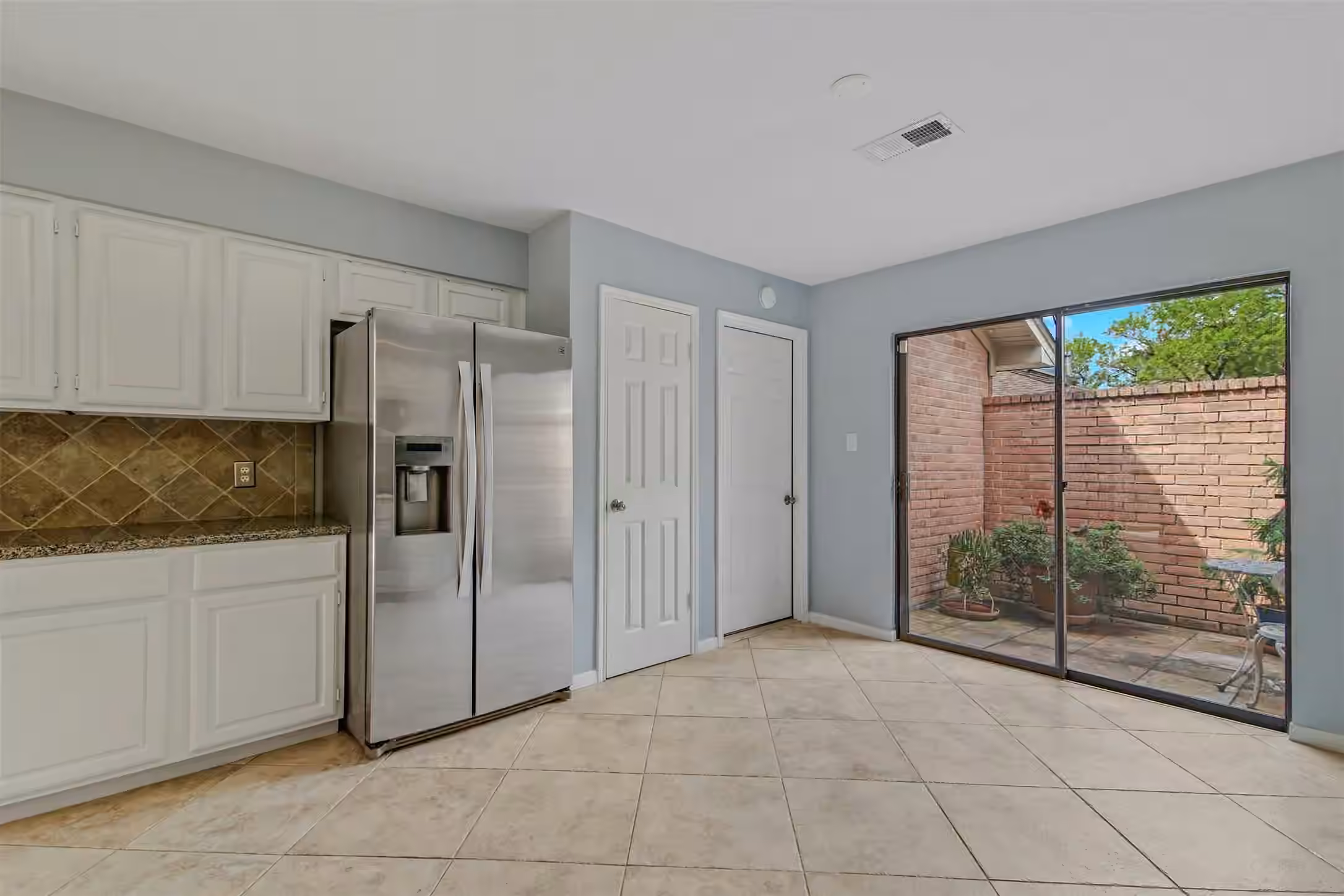 Photo 6 of 2207 Briarwest Boulevard, Houston, TX