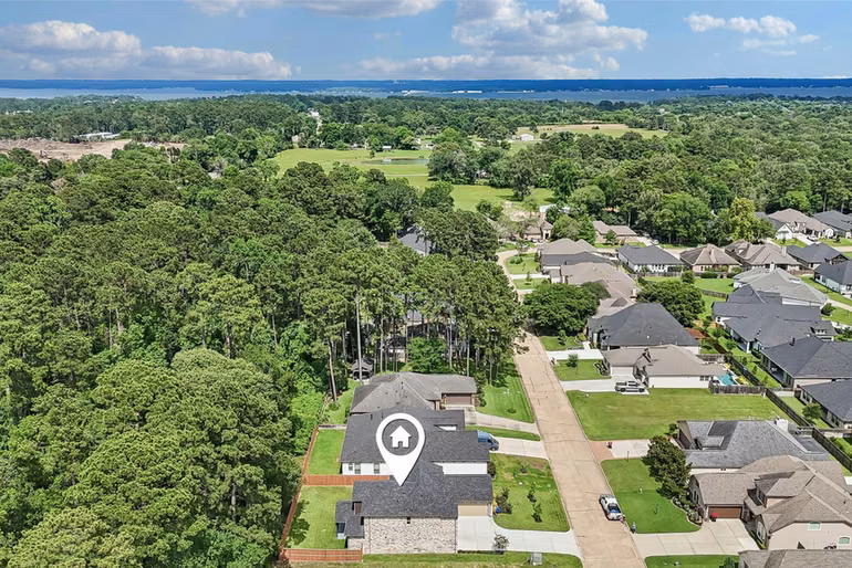 Photo 2 of 205 Wyndemere Drive, Montgomery, TX