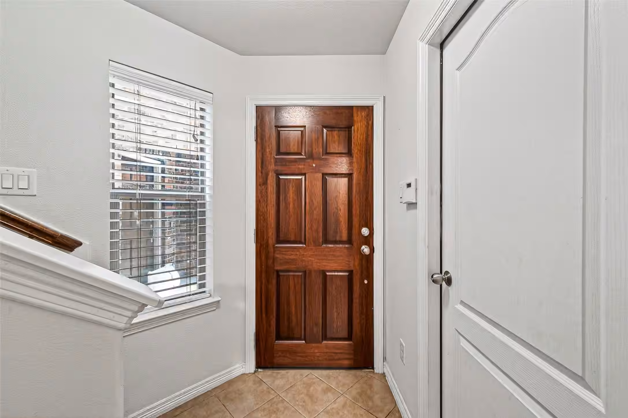 Photo 5 of 8114 Stoneyway Drive, Houston, TX