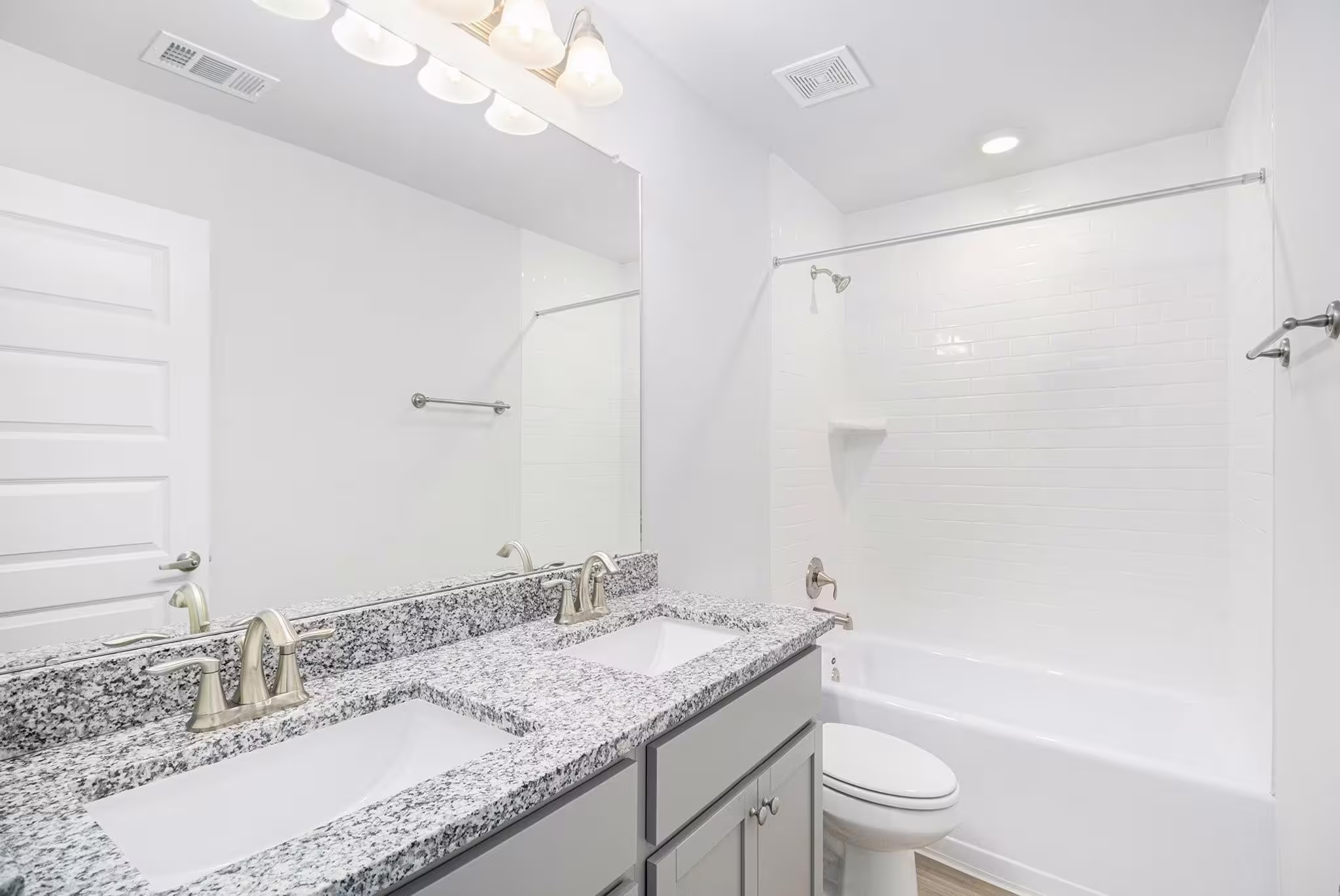 Photo 7 of 10 Greystone Court, Angleton, TX
