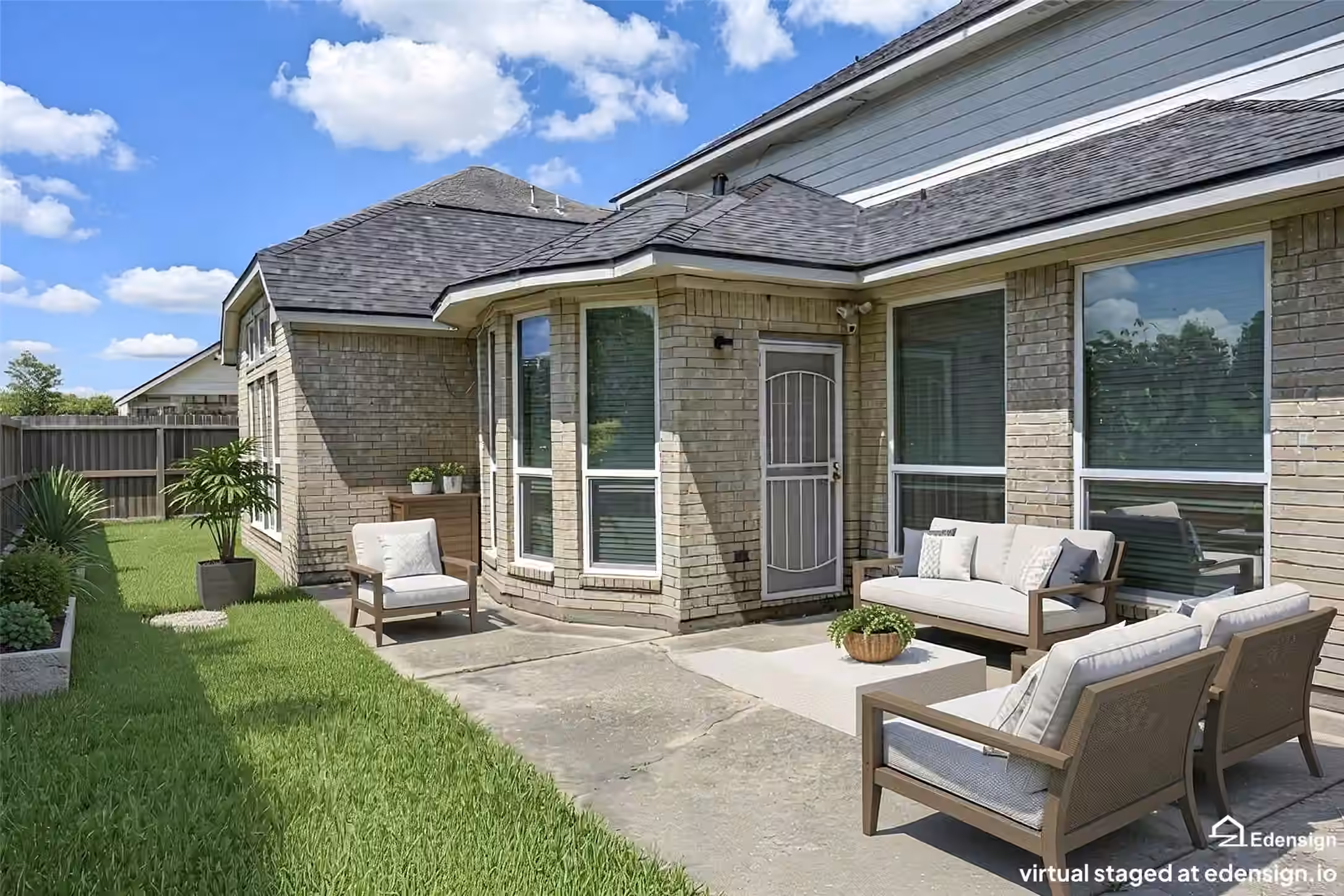 Photo 2 of 10226 N LAUREL BRANCH DRIVE Drive, Houston, TX