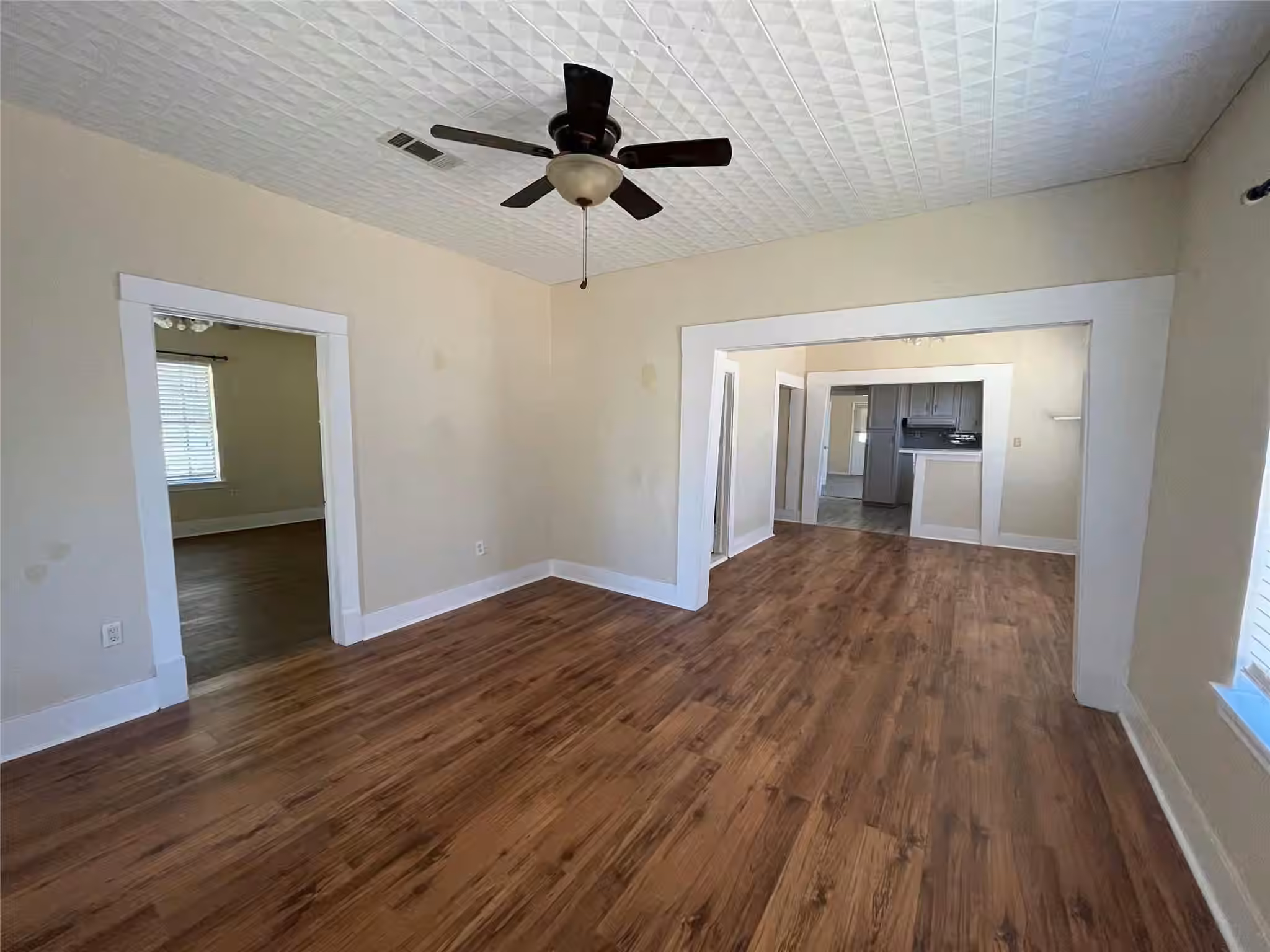Photo 5 of 3105 Indiana Street, Baytown, TX