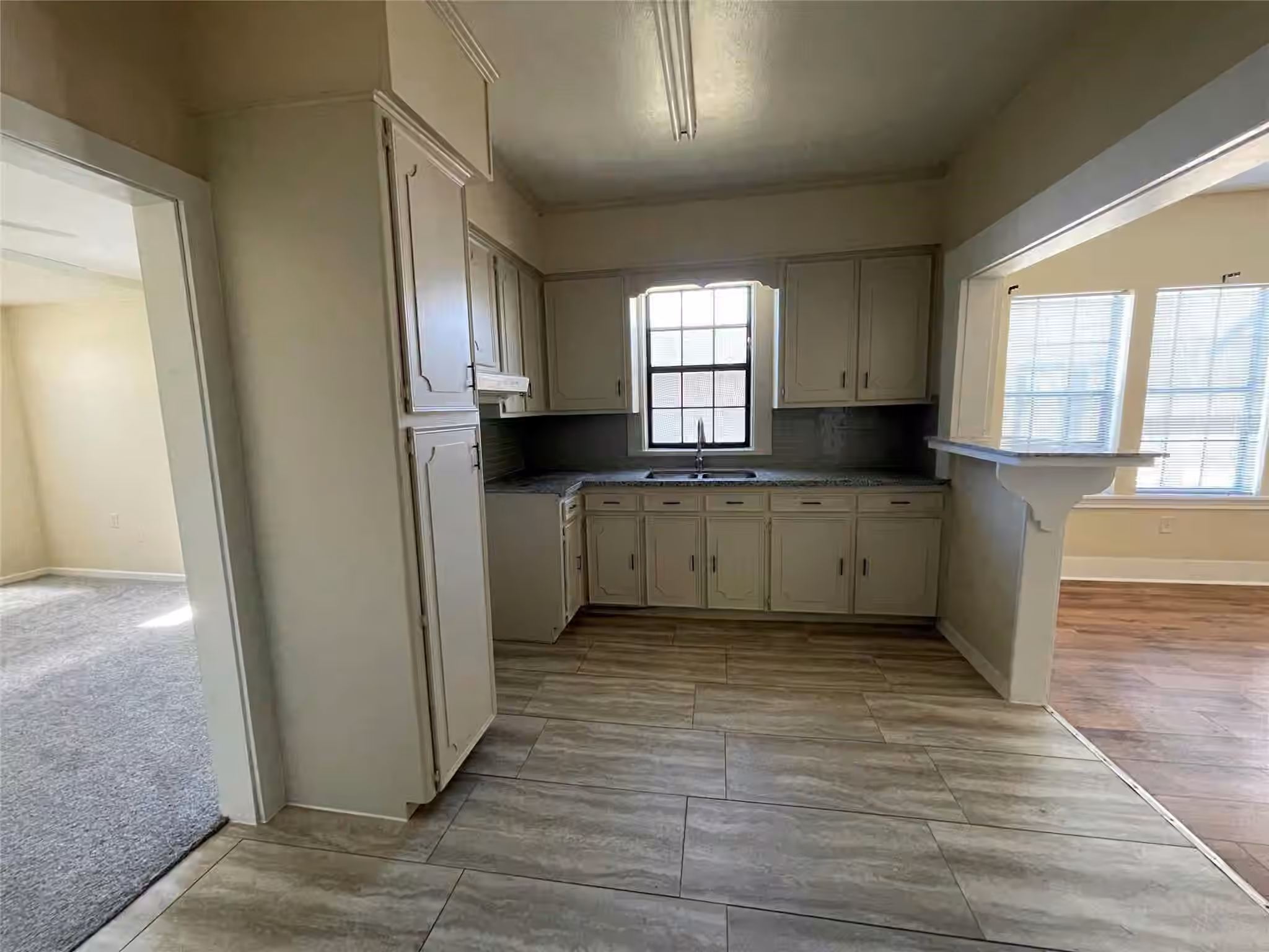 Photo 6 of 3105 Indiana Street, Baytown, TX