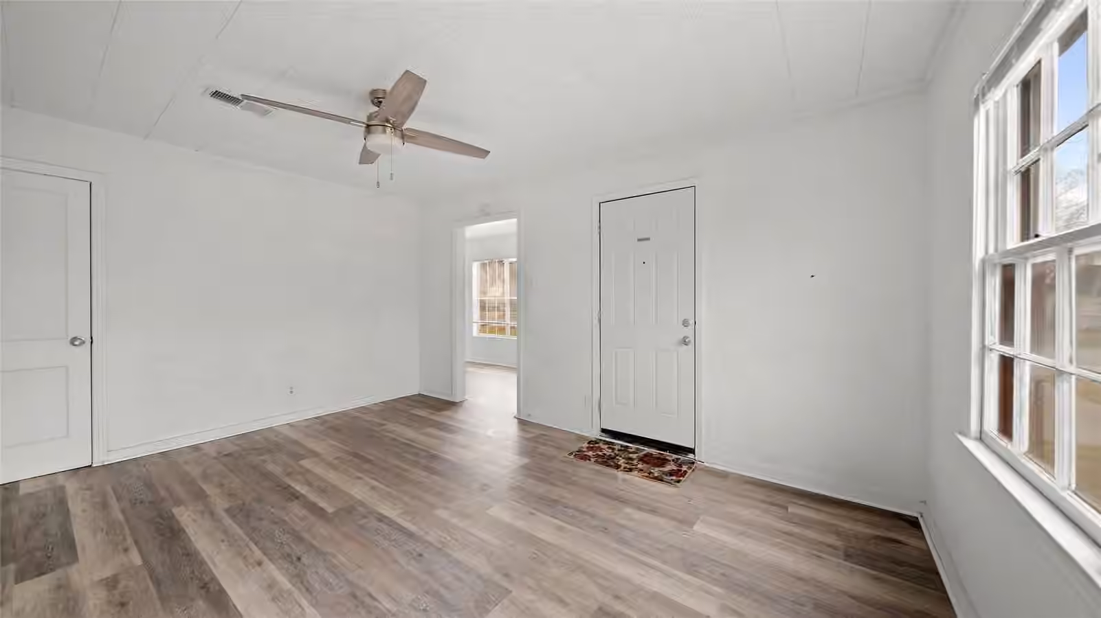 Photo 6 of 1516 1/2 2nd Street, League City, TX