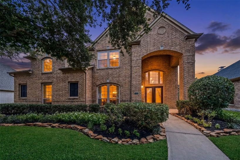 Photo 2 of 12314 Bend Creek Lane, Pearland, TX
