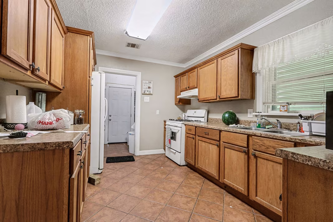 Photo 5 of 4921 Alamo Drive, Galveston, TX