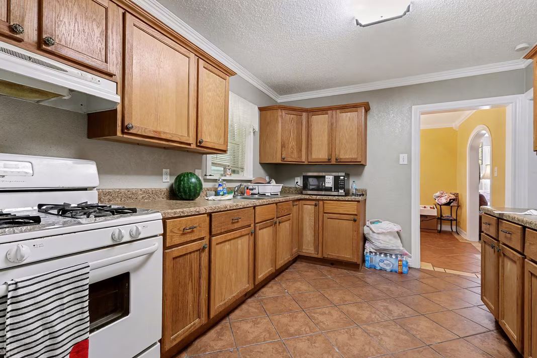 Photo 6 of 4921 Alamo Drive, Galveston, TX